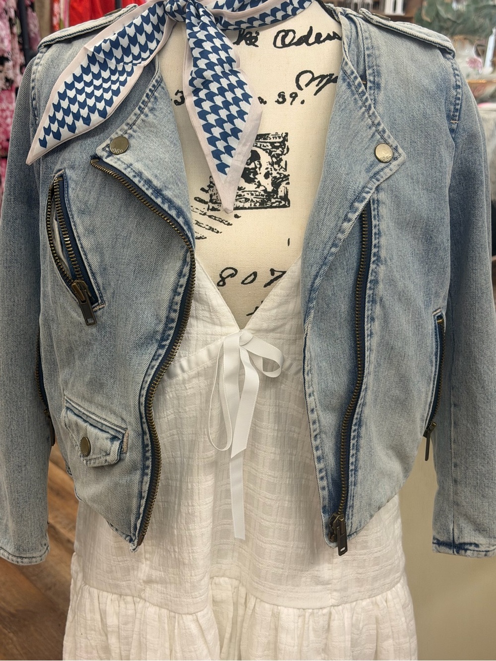 Gap 1969 vintage 90’s Light Wash Denim Moto Jacket - Women's Jean Jacket